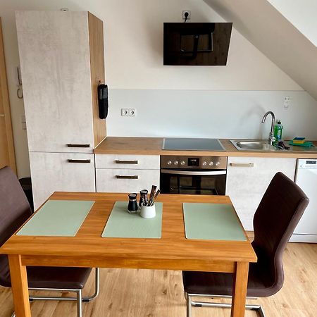 Stadtoase Geraeumige Gaestewohnungen Mit Balkon, Komfort, Modernitaet Und Ruhe, Fuer Monteure Geeignet, Free Wifi Frankenberg Esterno foto