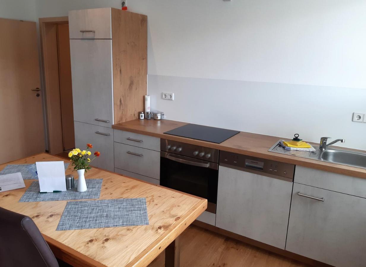 Stadtoase Geraeumige Gaestewohnungen Mit Balkon, Komfort, Modernitaet Und Ruhe, Fuer Monteure Geeignet, Free Wifi Frankenberg Esterno foto