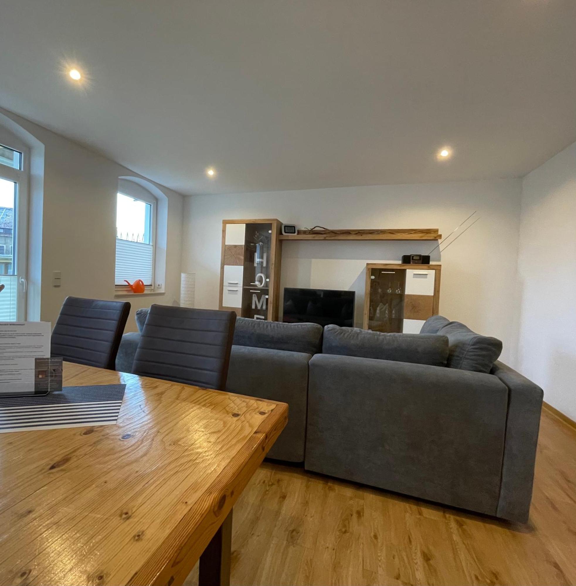 Stadtoase Geraeumige Gaestewohnungen Mit Balkon, Komfort, Modernitaet Und Ruhe, Fuer Monteure Geeignet, Free Wifi Frankenberg Esterno foto