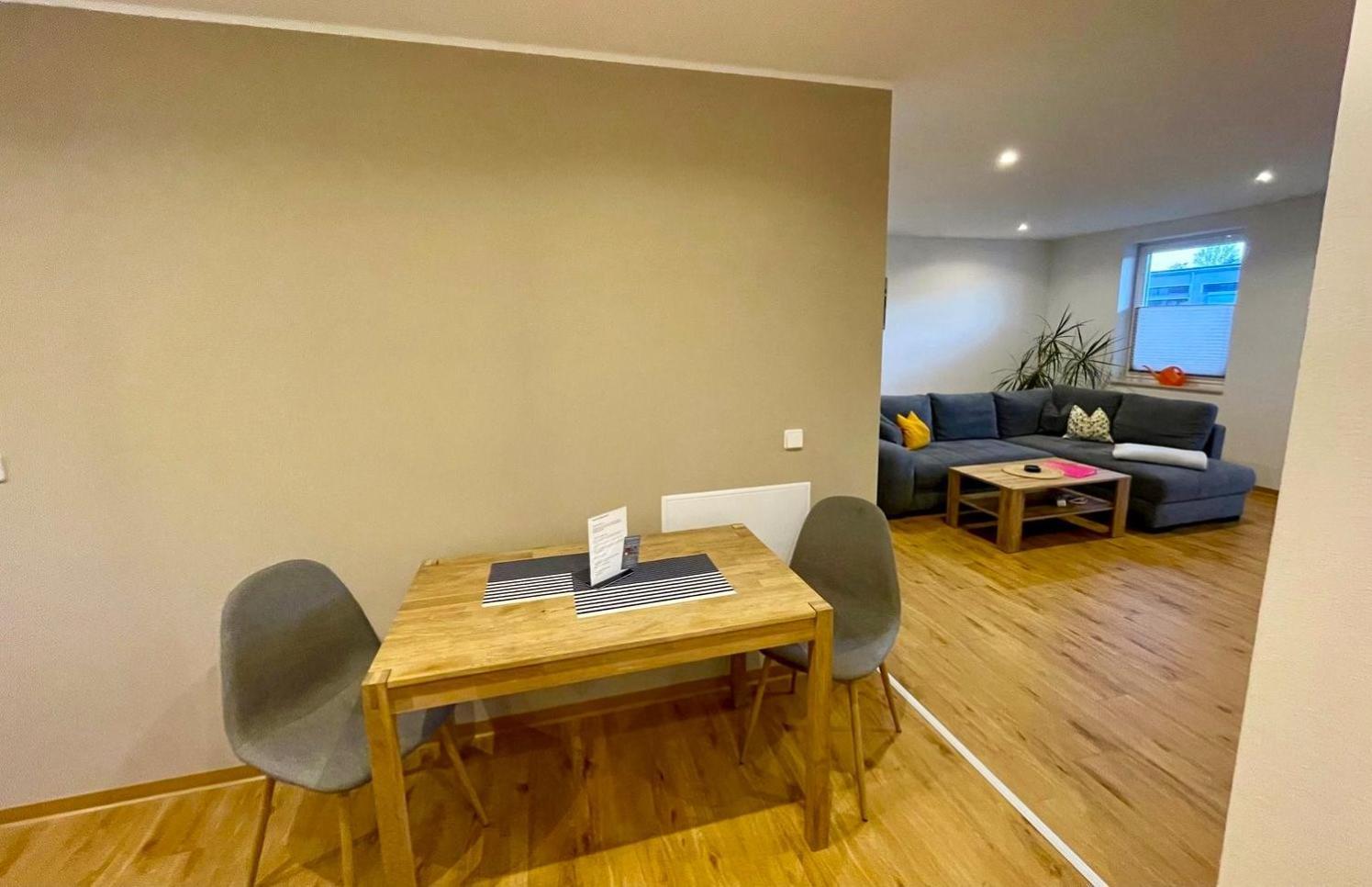 Stadtoase Geraeumige Gaestewohnungen Mit Balkon, Komfort, Modernitaet Und Ruhe, Fuer Monteure Geeignet, Free Wifi Frankenberg Esterno foto
