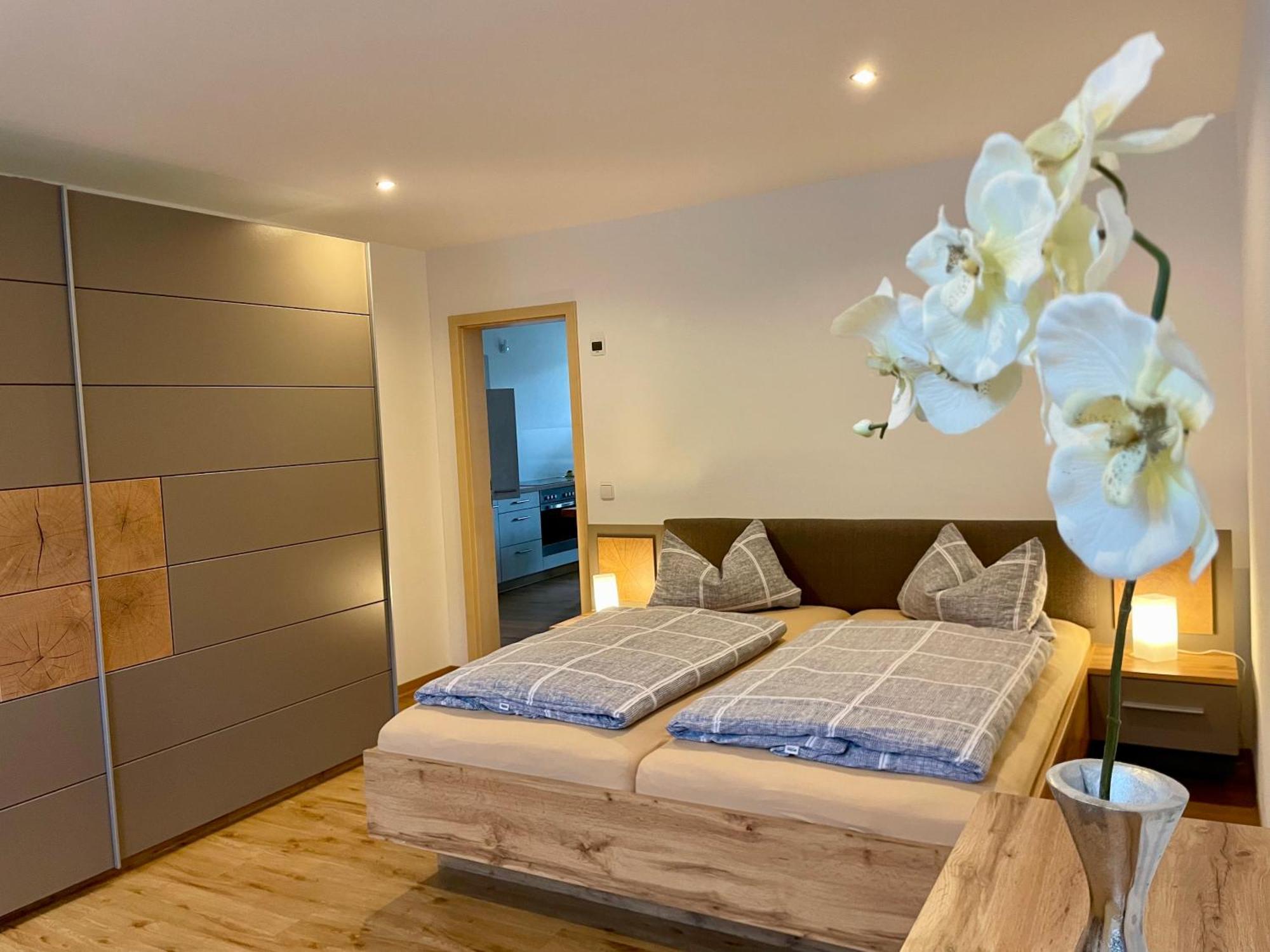 Stadtoase Geraeumige Gaestewohnungen Mit Balkon, Komfort, Modernitaet Und Ruhe, Fuer Monteure Geeignet, Free Wifi Frankenberg Esterno foto