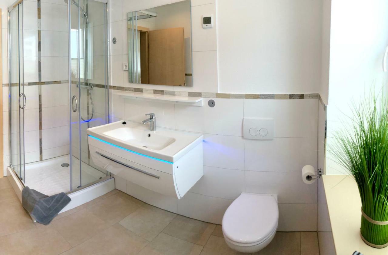 Stadtoase Geraeumige Gaestewohnungen Mit Balkon, Komfort, Modernitaet Und Ruhe, Fuer Monteure Geeignet, Free Wifi Frankenberg Esterno foto